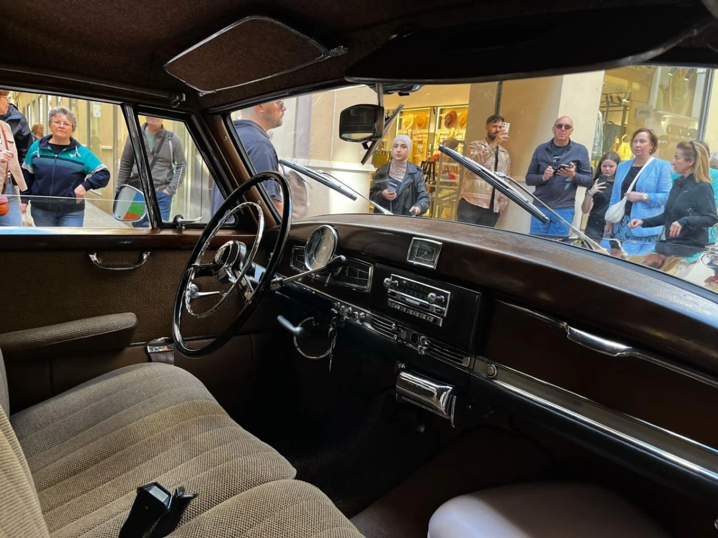 Mercedes-Benz 300 “Adenauer” – de 1954